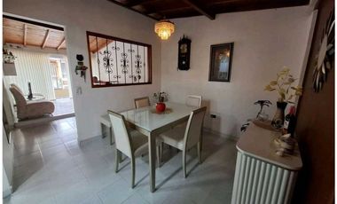 Casa en venta la Colina Guayabal