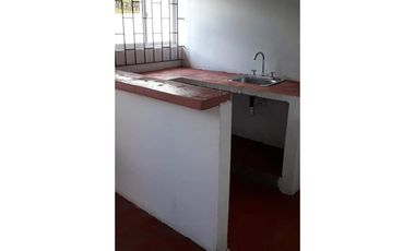 CASA CON APARTAMENTO EN VENTA EN LOS ROBLES MONTERA