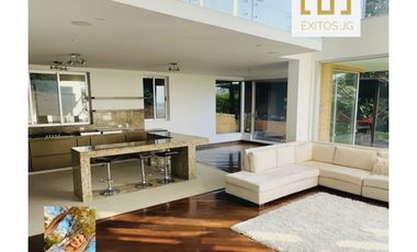 PRECIOSA CASA CAMPESTRE EN APOSENTOS, VISTA INCREIBLE.