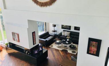 PRECIOSA CASA CAMPESTRE EN APOSENTOS, VISTA INCREIBLE.