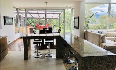 PRECIOSA CASA CAMPESTRE EN APOSENTOS, VISTA INCREIBLE.