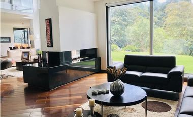 PRECIOSA CASA CAMPESTRE EN APOSENTOS, VISTA INCREIBLE.