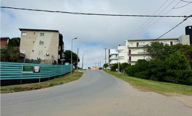 LOTE MULTIFAMILIAR MAR DE OSTENDE A METROS DEL MAR