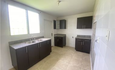 CASA EN VENTA EN BRISAS DEL GOLF, ARRAIJN(JL)