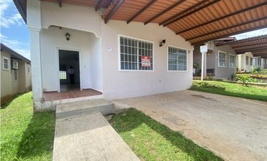 CASA EN VENTA EN BRISAS DEL GOLF, ARRAIJN(JL)