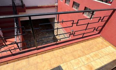 Casa en venta de 4 dormitorios c/ cochera en Banfield Oeste