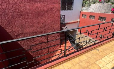 Casa en venta de 4 dormitorios c/ cochera en Banfield Oeste
