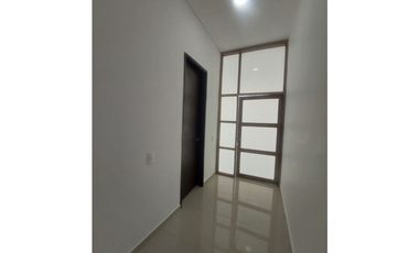 OFICINA  EN ARRIENDO EN SEXTA AVENIDA