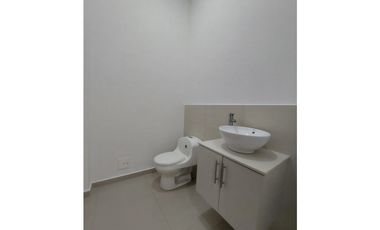 OFICINA  EN ARRIENDO EN SEXTA AVENIDA