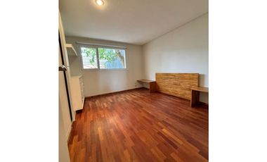 Excepcional Triplex de 200 mts con cochera