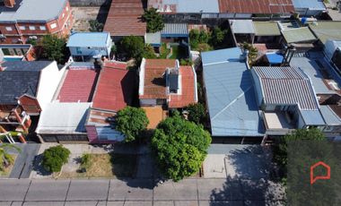 VENDE casa con piscina en zona centro