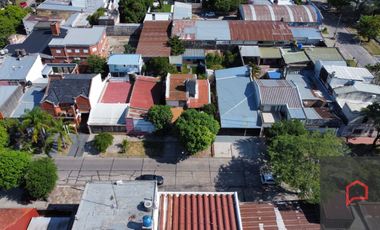 VENDE casa con piscina en zona centro