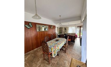 CASA EN PUNTA MOGOTES