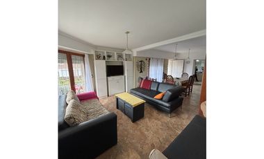 CASA EN PUNTA MOGOTES