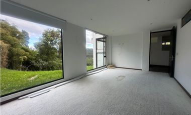 CASA CON ESPECTACULAR VISTA