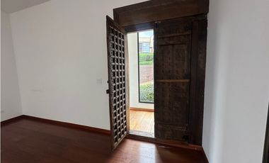 CASA CON ESPECTACULAR VISTA