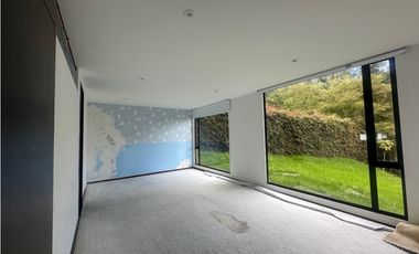 CASA CON ESPECTACULAR VISTA