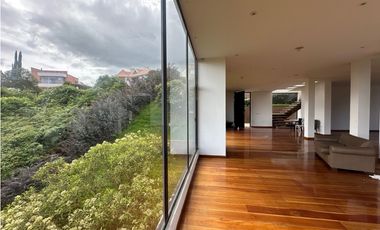 CASA CON ESPECTACULAR VISTA