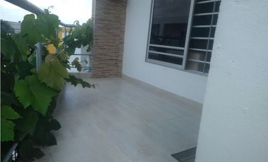 PROPIEDAD EN VENTA CON 3 APARTAMENTOS EN MARGEN IZQUIERDA DE MONTERA