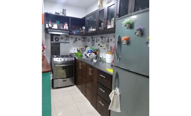 PROPIEDAD EN VENTA CON 3 APARTAMENTOS EN MARGEN IZQUIERDA DE MONTERA