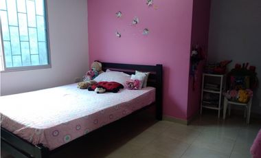 PROPIEDAD EN VENTA CON 3 APARTAMENTOS EN MARGEN IZQUIERDA DE MONTERA