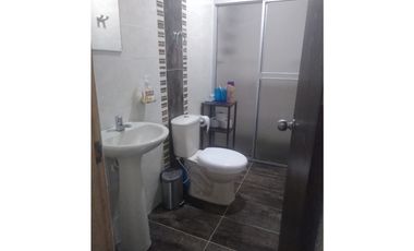 PROPIEDAD EN VENTA CON 3 APARTAMENTOS EN MARGEN IZQUIERDA DE MONTERA