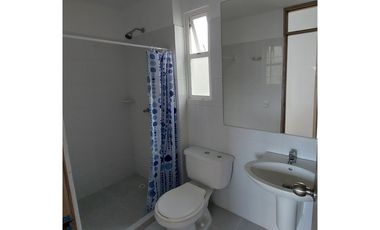 PROPIEDAD EN VENTA CON 3 APARTAMENTOS EN MARGEN IZQUIERDA DE MONTERA