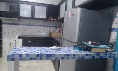 PROPIEDAD EN VENTA CON 3 APARTAMENTOS EN MARGEN IZQUIERDA DE MONTERA