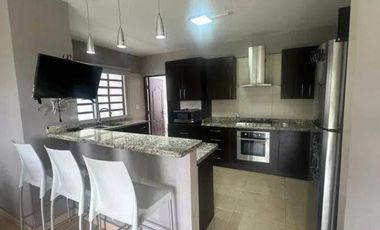 Se alquila Casa Semi amueblada en Altos de Panamá