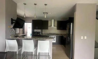 Se alquila Casa Semi amueblada en Altos de Panamá