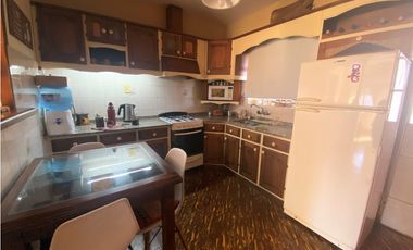 SE VENDE CASA 3 DORMITORIOS EN ALMAFUERTE