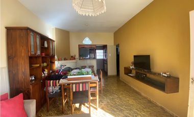 SE VENDE CASA 3 DORMITORIOS EN ALMAFUERTE