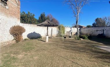 SE VENDE CASA 3 DORMITORIOS EN ALMAFUERTE