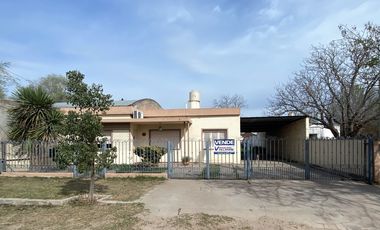 SE VENDE CASA 3 DORMITORIOS EN ALMAFUERTE