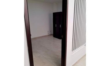 ARRIENDO APARTAESTUDIO EN SEGUNDO PISO BARRIO SANTO DOMINGO