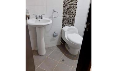 ARRIENDO APARTAESTUDIO EN SEGUNDO PISO BARRIO SANTO DOMINGO