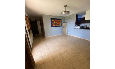 Se Vende Casa en Residencial Altos del Este