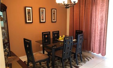 VENTA CASA VERSALLES