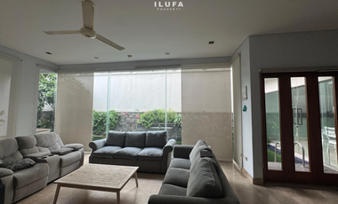 Disewakan townhouse full furnished lokasi strategis kemang