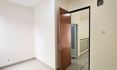 MURAH!BARU! KPR Dibantu!! Rumah Dijual Joglo. Komplek, Akses 3 Mobil