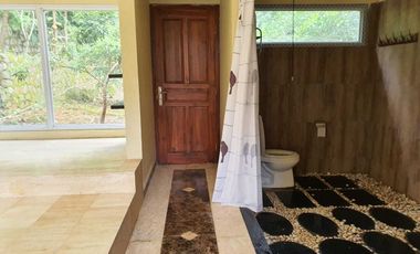 Dijual Rumah Mewah Estetik di Mojogedang, Karanganyar