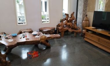 Villa Lubanyu Pecaluk Prigen,Pandaan