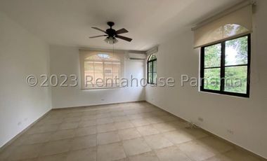 Casa en Venta en Clayton YMW