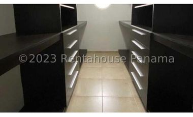 Casa en Venta en Clayton YMW