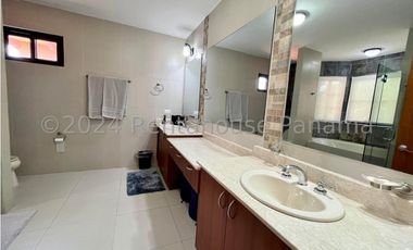 Casa en Venta en Costa Sur YMW