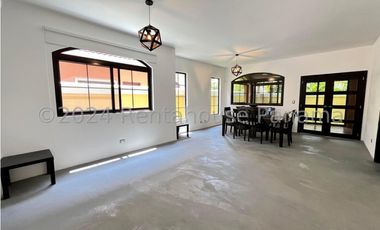 Casa en Venta en Costa Sur YMW