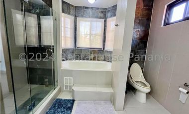 Casa en Venta en Costa Sur YMW