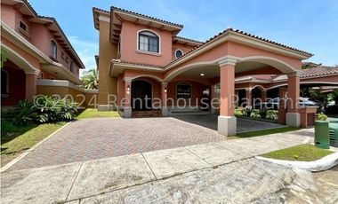 Casa en Venta en Costa Sur YMW