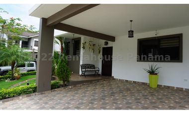 Casa en venta en Brisa del Golf YMW