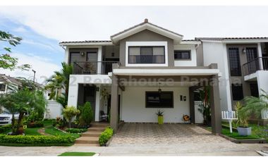 Casa en venta en Brisa del Golf YMW